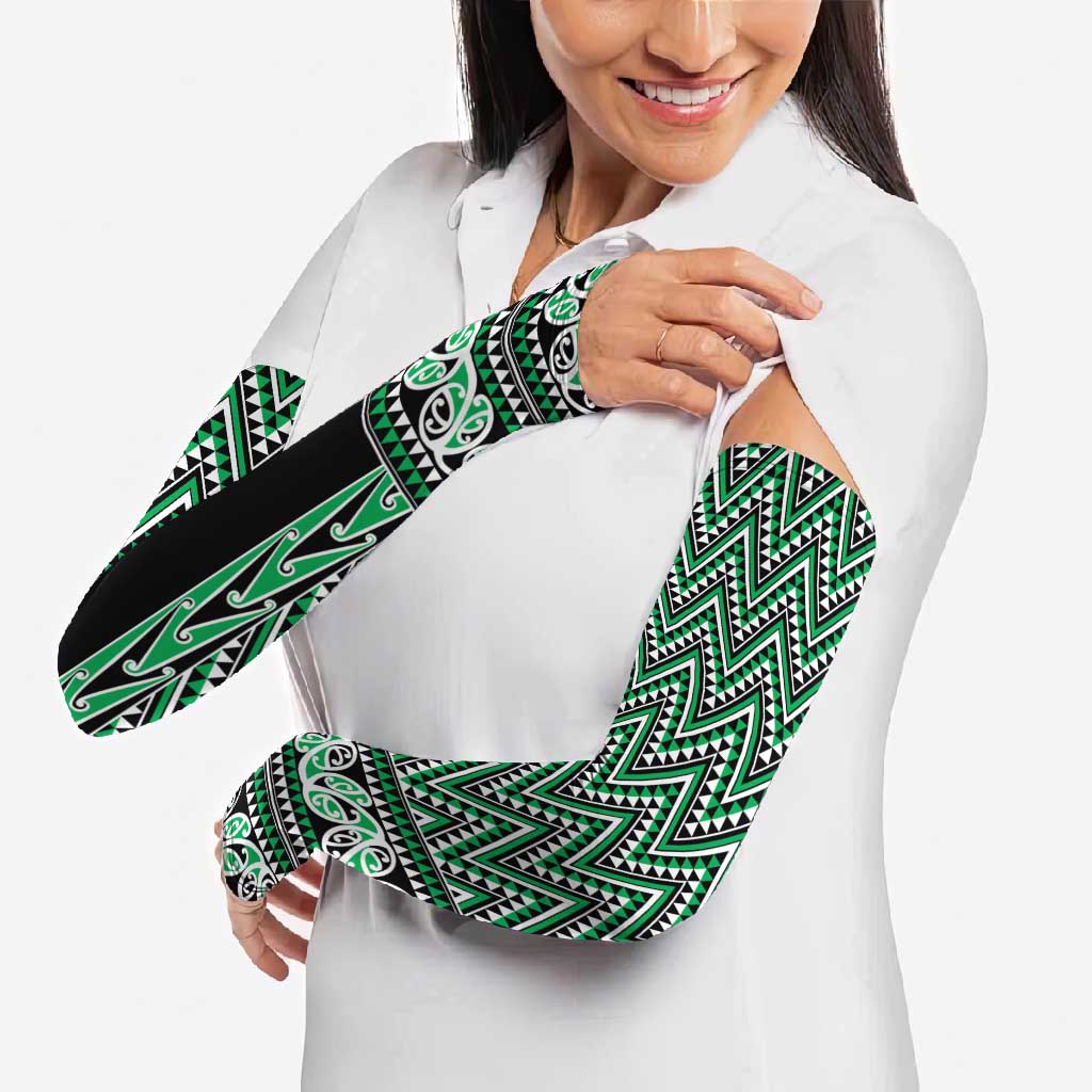 New Zealand Maori Niho Taniwha Arm Sleeves Kakariki Mangopare and Puhoro Pattern - Aussie Hoodie
