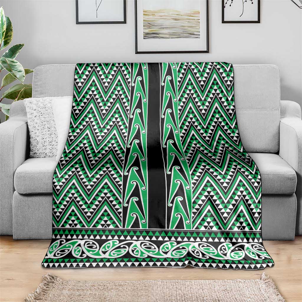 New Zealand Maori Niho Taniwha Blanket Kakariki Mangopare and Puhoro Pattern