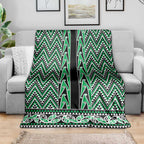 New Zealand Maori Niho Taniwha Blanket Kakariki Mangopare and Puhoro Pattern
