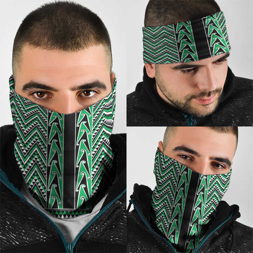 New Zealand Maori Niho Taniwha Neck Gaiter Kakariki Mangopare and Puhoro Pattern - Aussie Hoodie