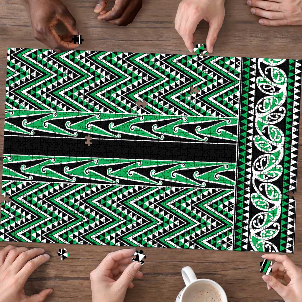 New Zealand Maori Niho Taniwha Puzzle Kakariki Mangopare and Puhoro Pattern - Aussie Hoodie