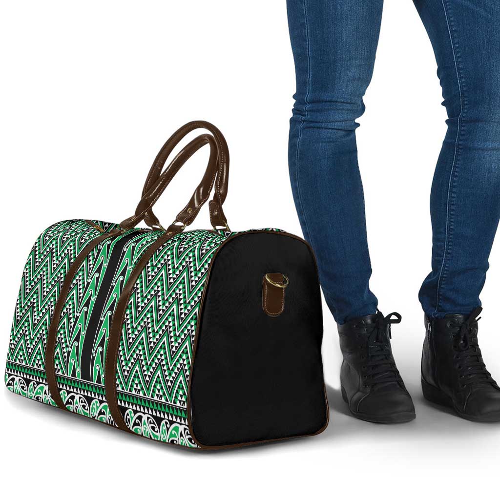 New Zealand Maori Niho Taniwha Travel Bag Kakariki Mangopare and Puhoro Pattern - Aussie Hoodie