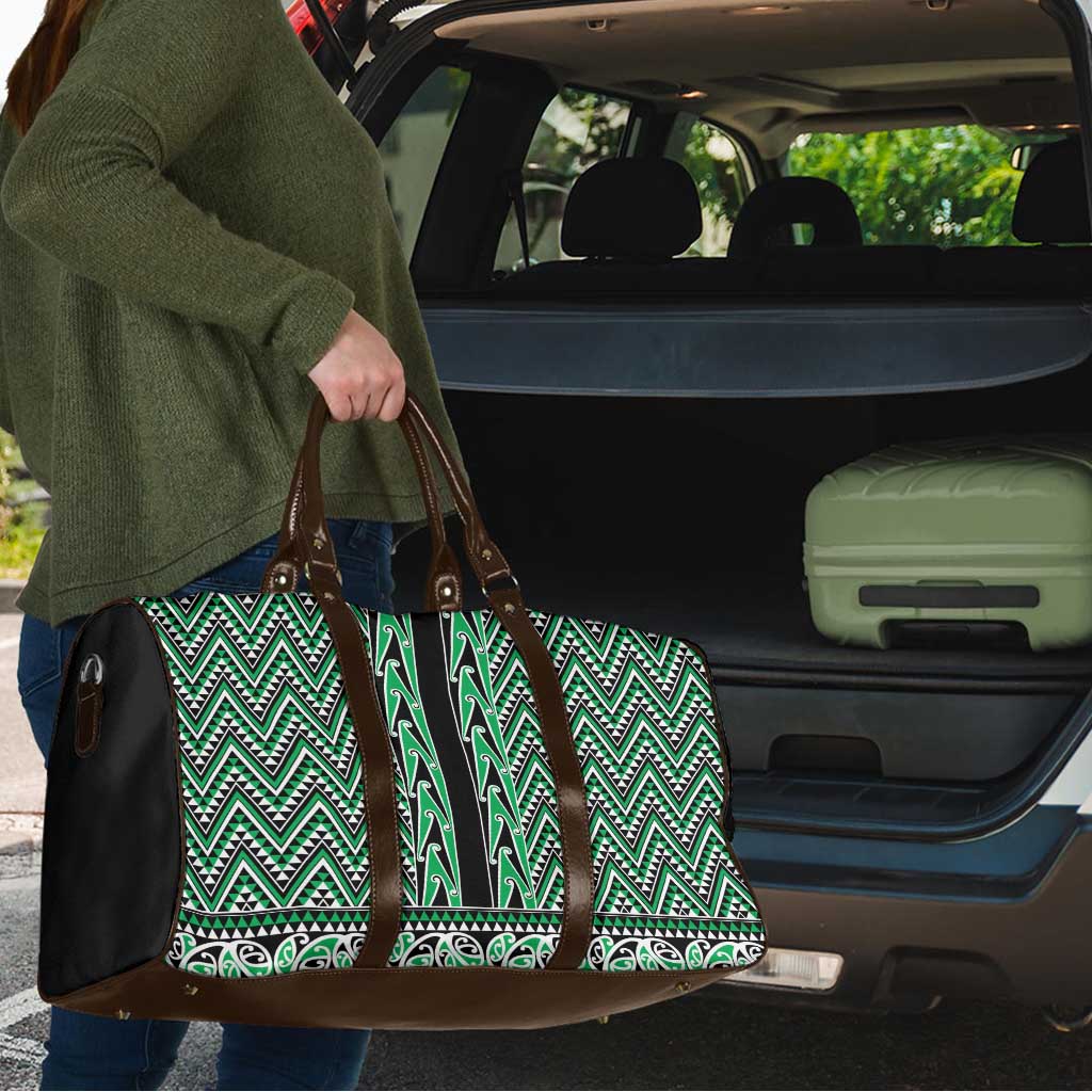 New Zealand Maori Niho Taniwha Travel Bag Kakariki Mangopare and Puhoro Pattern - Aussie Hoodie