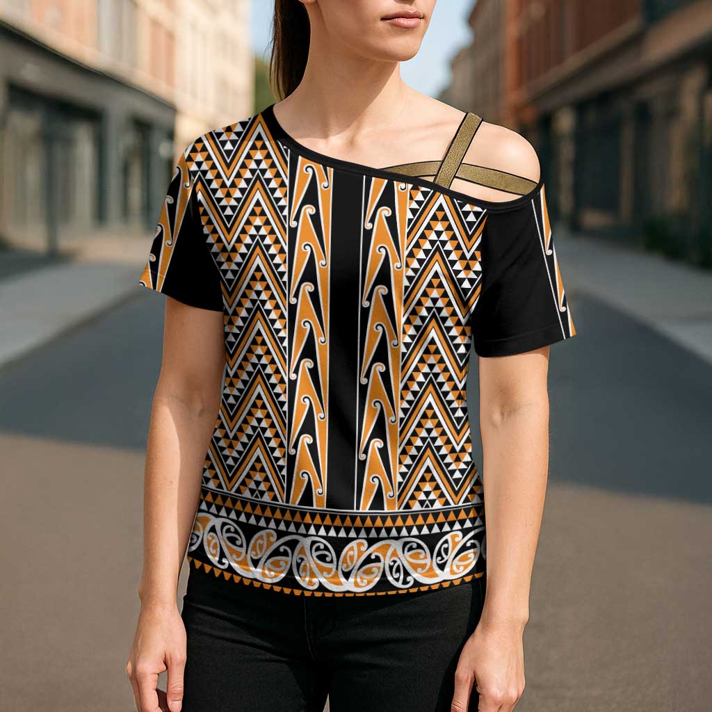 New Zealand Maori Niho Taniwha Cross Shoulder Shirt Karaka Mangopare and Puhoro Pattern - Aussie Hoodie