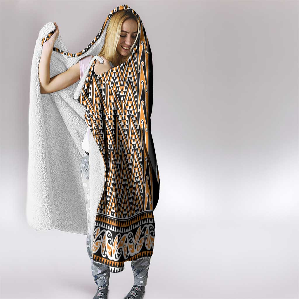 New Zealand Maori Niho Taniwha Hooded Blanket Karaka Mangopare and Puhoro Pattern