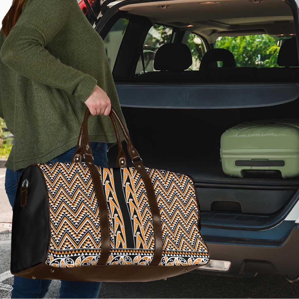 New Zealand Maori Niho Taniwha Travel Bag Karaka Mangopare and Puhoro Pattern - Aussie Hoodie