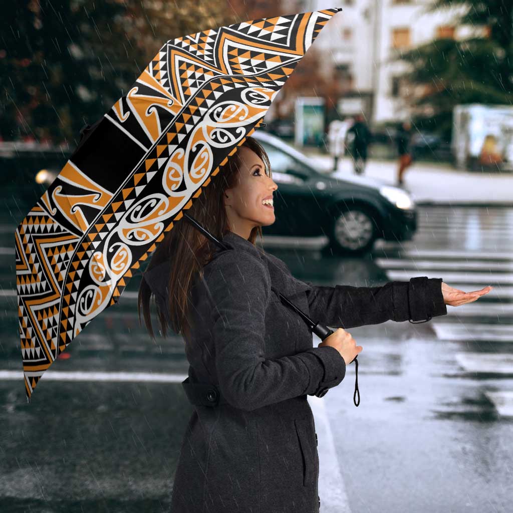 New Zealand Maori Niho Taniwha Umbrella Karaka Mangopare and Puhoro Pattern - Aussie Hoodie