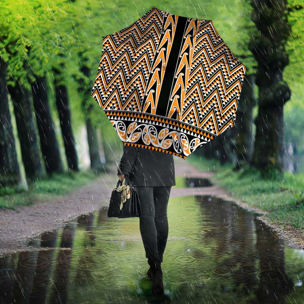 New Zealand Maori Niho Taniwha Umbrella Karaka Mangopare and Puhoro Pattern - Aussie Hoodie