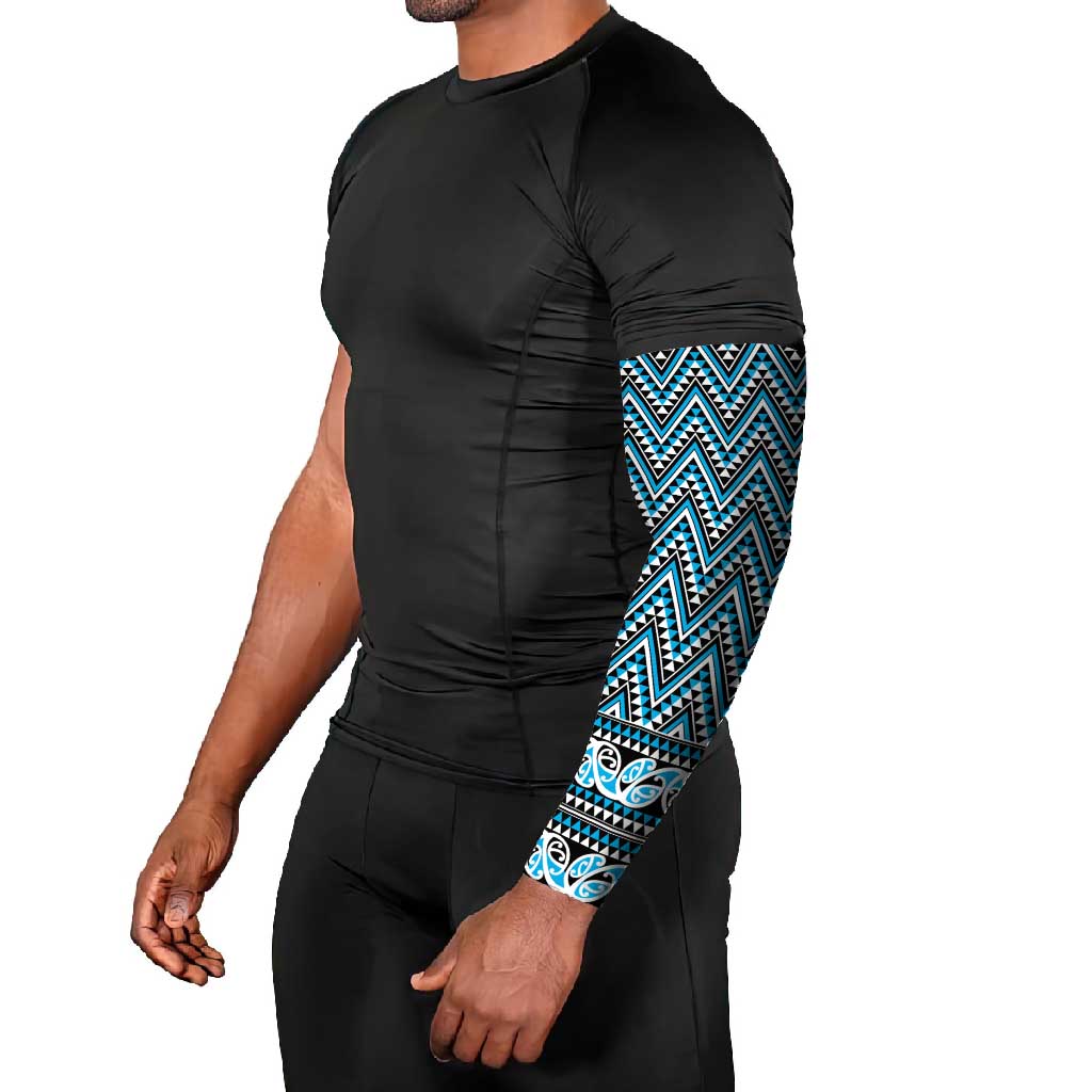 New Zealand Maori Niho Taniwha Arm Sleeves Kikorangi Mangopare and Puhoro Pattern - Aussie Hoodie