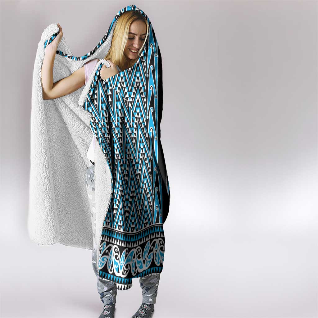 New Zealand Maori Niho Taniwha Hooded Blanket Kikorangi Mangopare and Puhoro Pattern