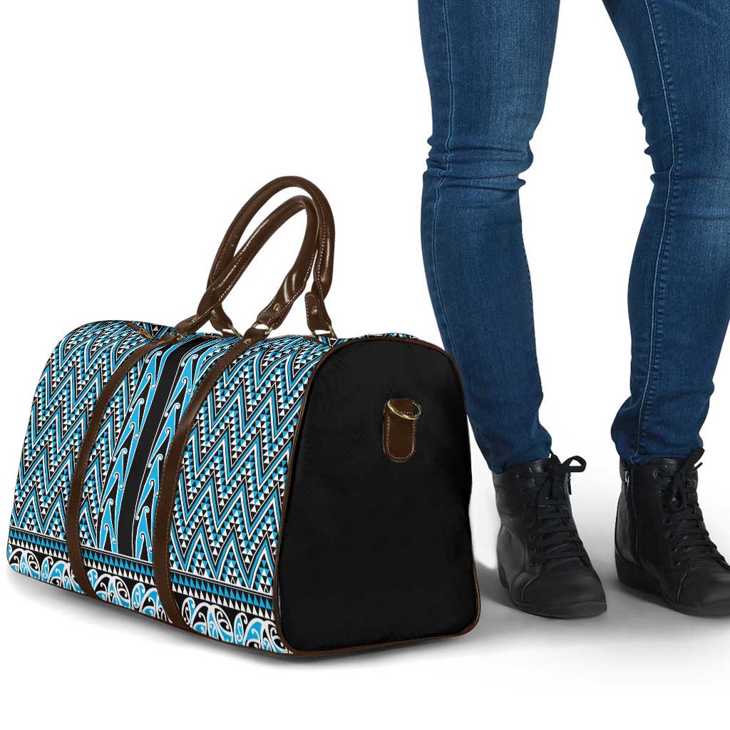 New Zealand Maori Niho Taniwha Travel Bag Kikorangi Mangopare and Puhoro Pattern - Aussie Hoodie