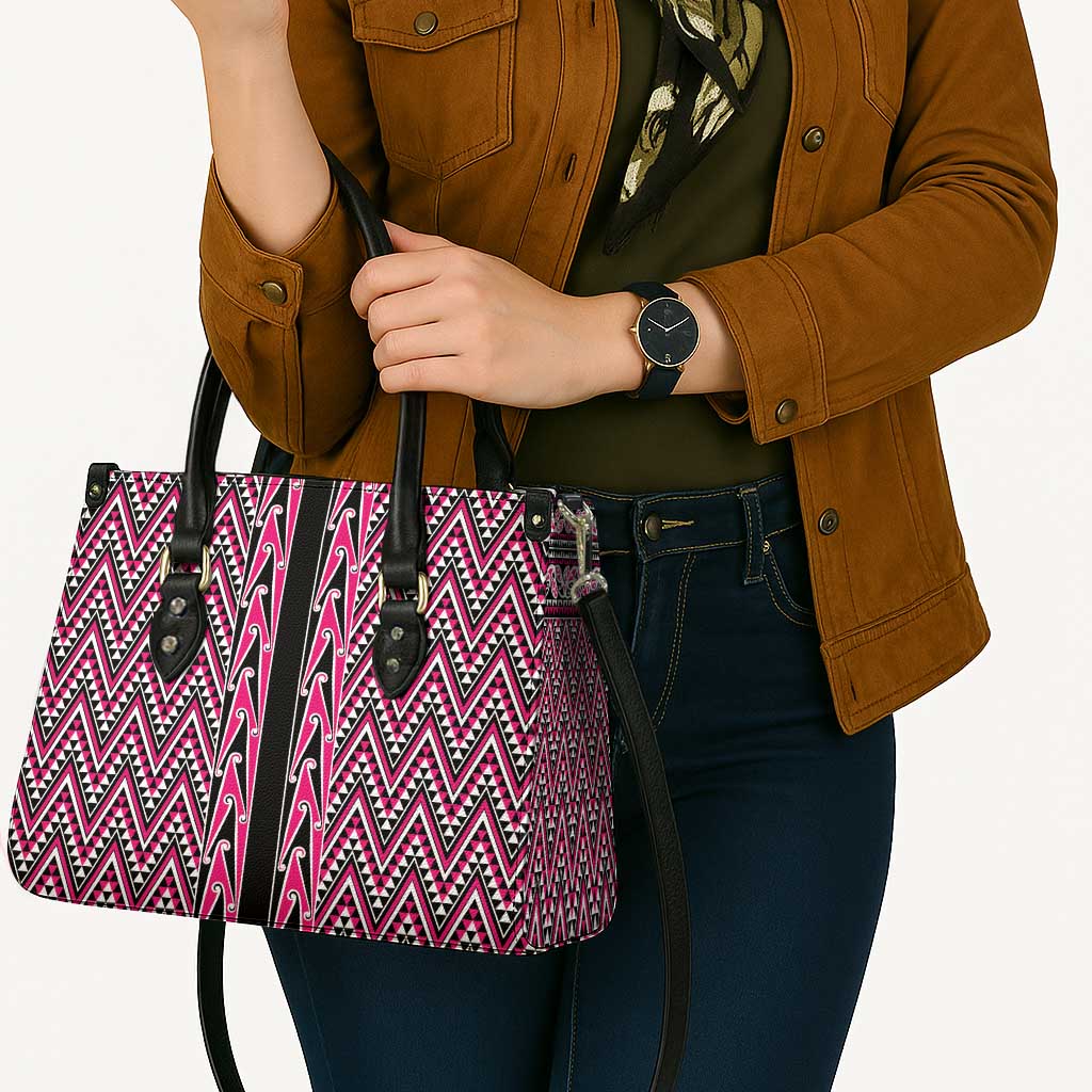 New Zealand Maori Niho Taniwha Leather Bag Mawhero Mangopare and Puhoro Pattern - Aussie Hoodie
