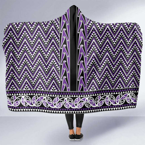 New Zealand Maori Niho Taniwha Hooded Blanket Waiporopo Mangopare and Puhoro Pattern