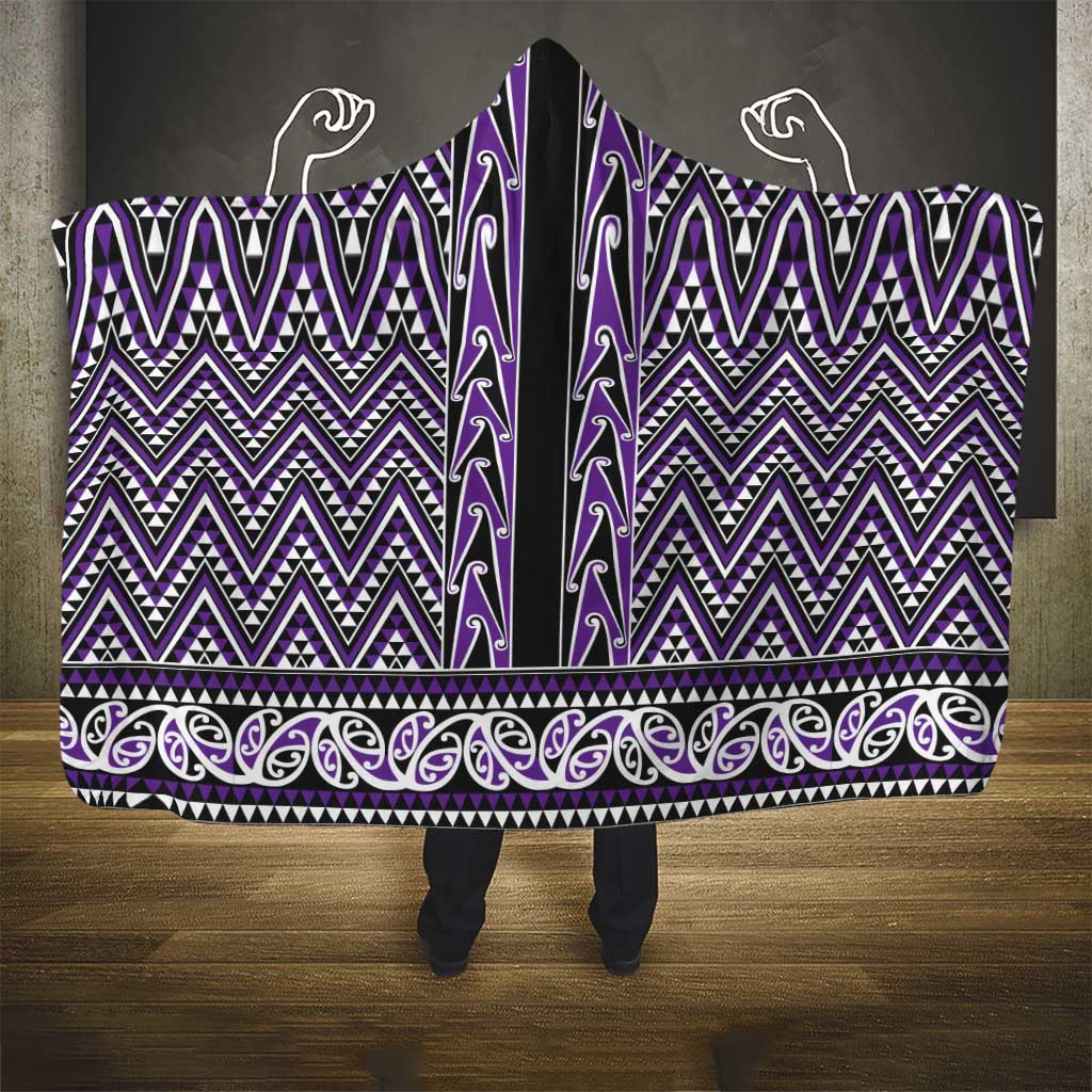 New Zealand Maori Niho Taniwha Hooded Blanket Waiporopo Mangopare and Puhoro Pattern