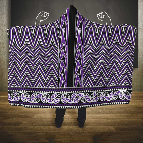 New Zealand Maori Niho Taniwha Hooded Blanket Waiporopo Mangopare and Puhoro Pattern
