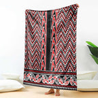 New Zealand Maori Niho Taniwha Blanket Whero Mangopare and Puhoro Pattern
