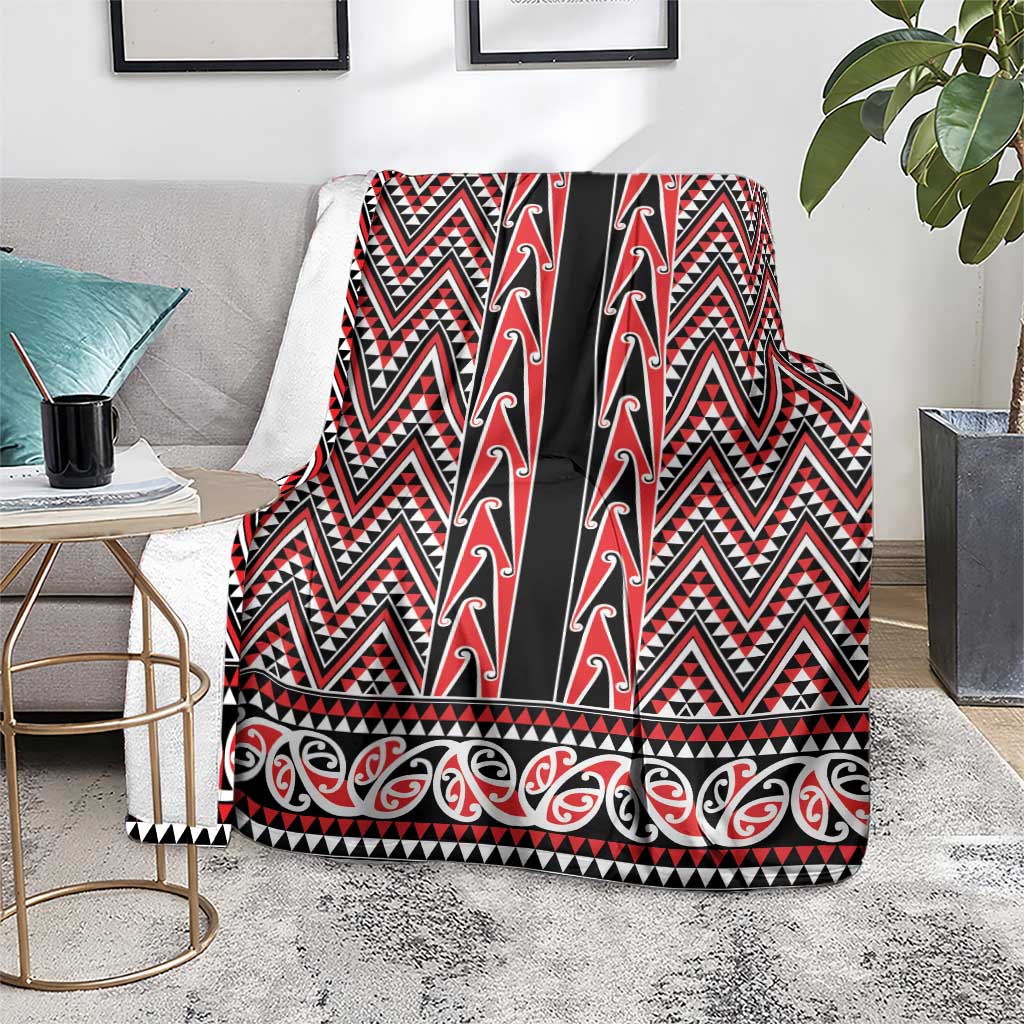 New Zealand Maori Niho Taniwha Blanket Whero Mangopare and Puhoro Pattern