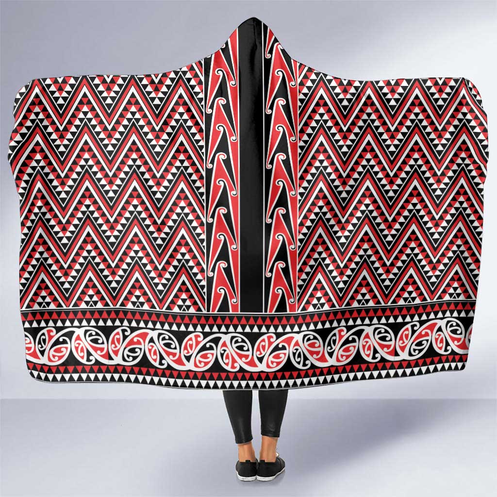 New Zealand Maori Niho Taniwha Hooded Blanket Whero Mangopare and Puhoro Pattern
