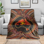 Lizard and Australia Map Blanket Aboriginal Dot Painting