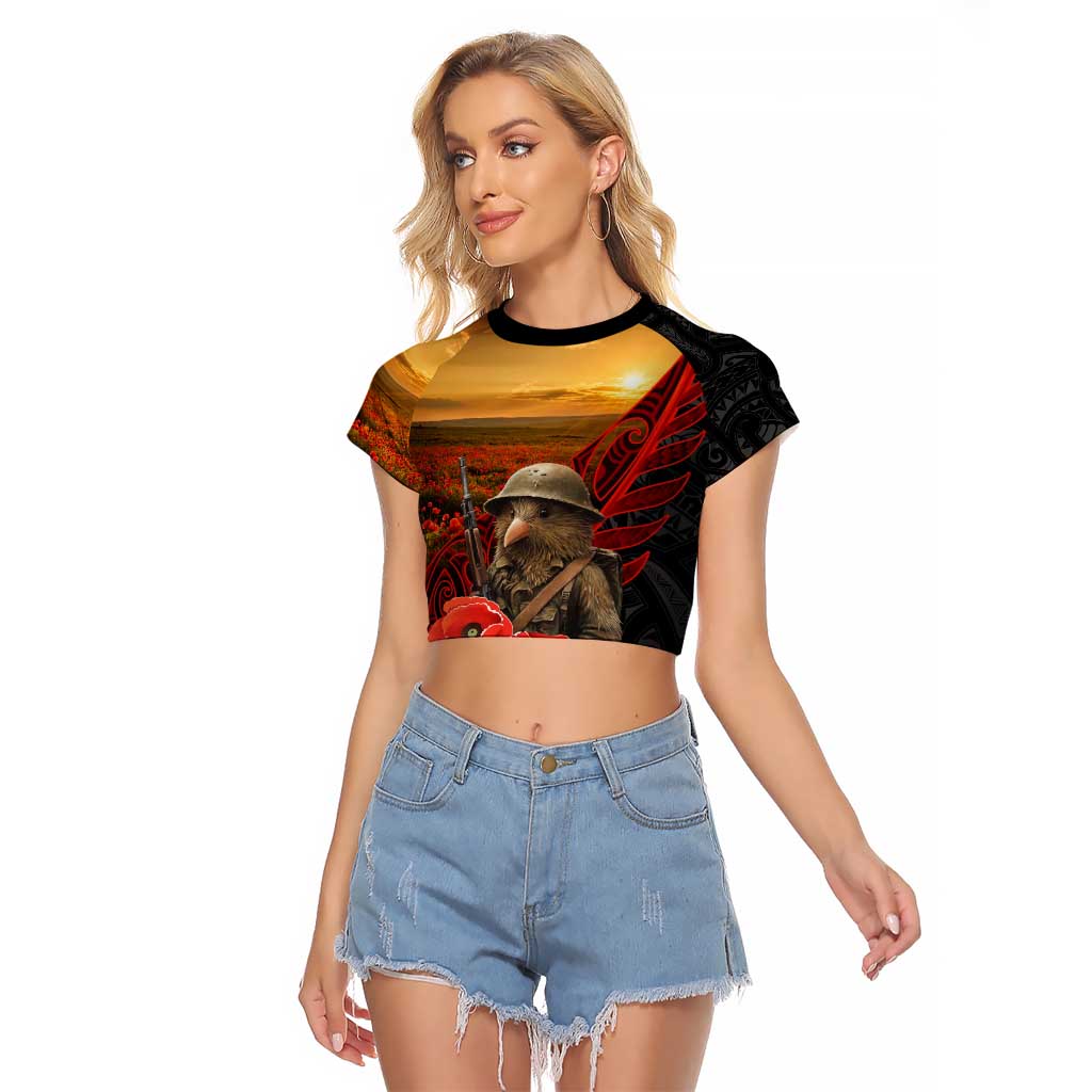 Maori Kiwi Soldier Fern Tattoo ANZAC Day Raglan Cropped T Shirt Lest We Forget