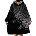 custom-aotearoa-maori-koru-wearable-blanket-hoodie-polynesian-pacific-tribal-black