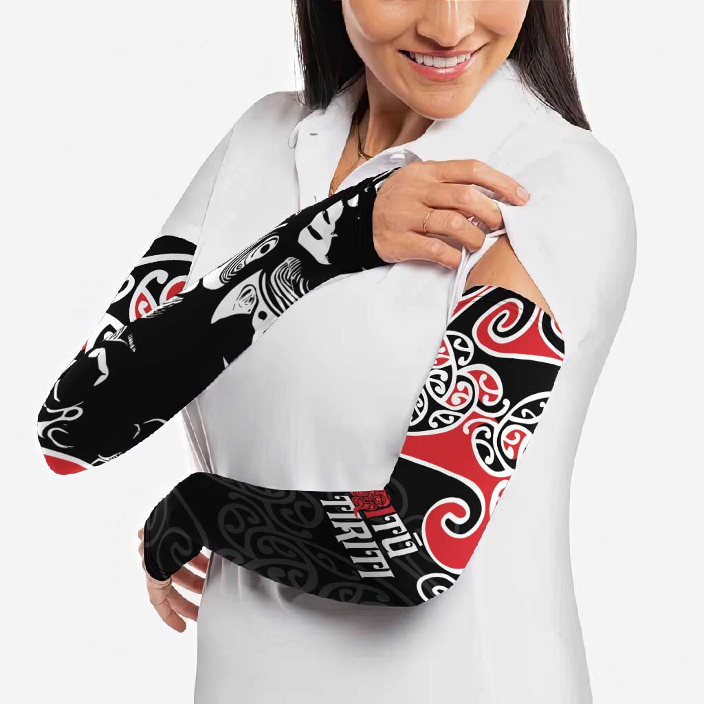 Aotearoa Toitu Te Tiriti Arm Sleeves New Zealand Stand Together Stand Stronger - Aussie Hoodie