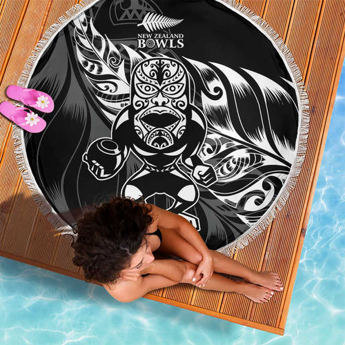 New Zealand Lawn Bowls Beach Blanket Black Maori Warrior Tribal Silver Fern - Aussie Hoodie