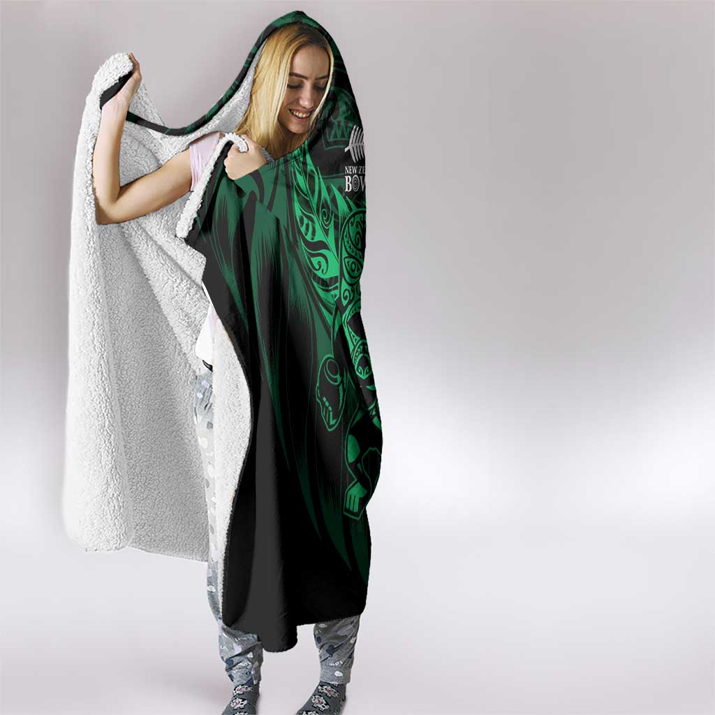 New Zealand Lawn Bowls Hooded Blanket Green Maori Warrior Tribal Silver Fern - Aussie Hoodie