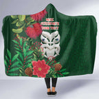Maori Wheku Meri Kirihimete Personalised Hooded Blanket All Green Indigenous Maori Motif - Aussie Hoodie