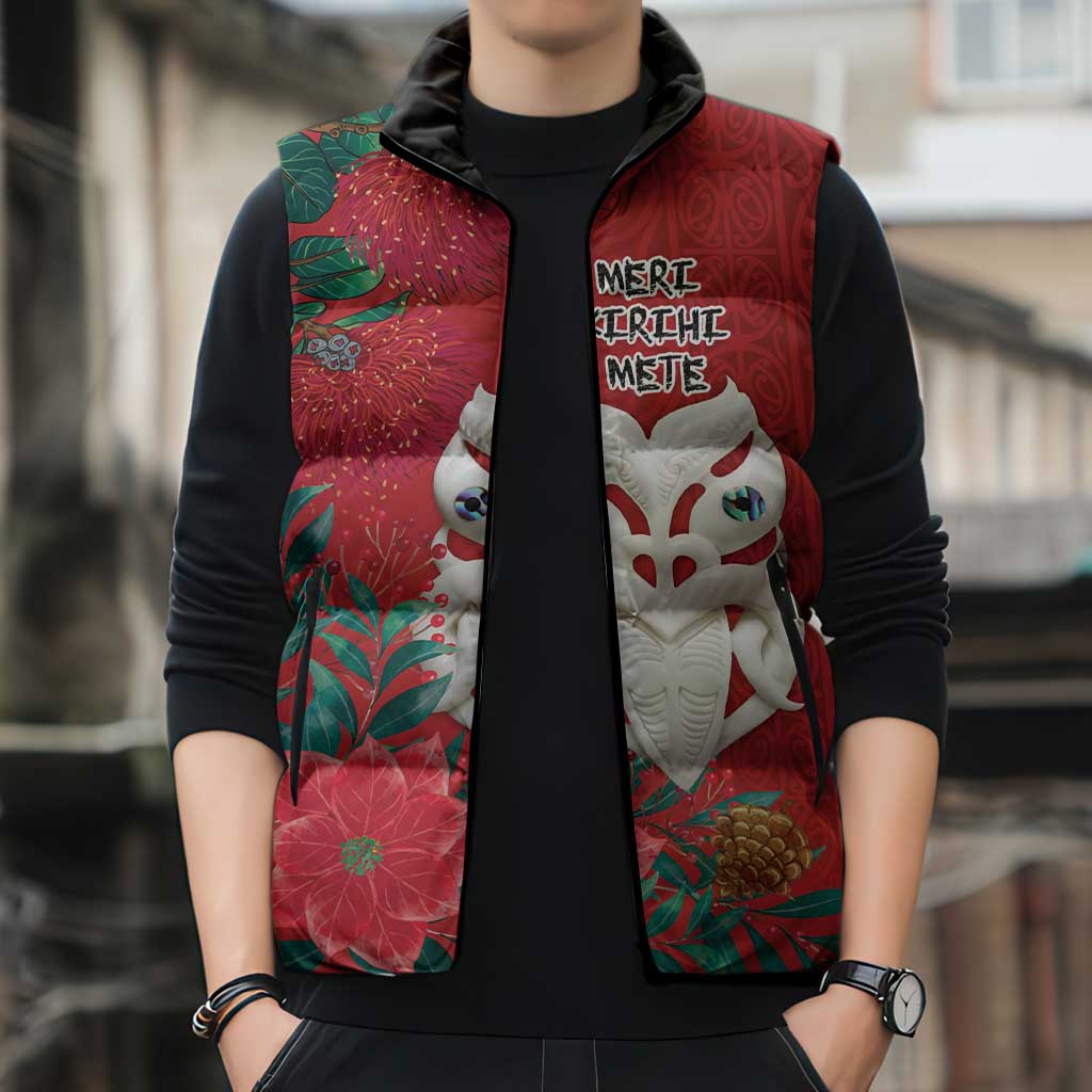 Maori Wheku Meri Kirihimete Personalised Sleeveless Puffer Jacket All Red Indigenous Maori Motif - Aussie Hoodie