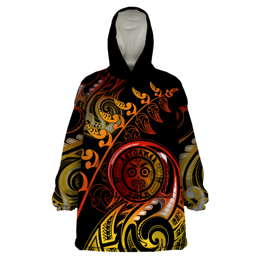 new-zealand-wearable-blanket-hoodie-aotearoa-wisdom-face-maori-fern-tattoo-arty