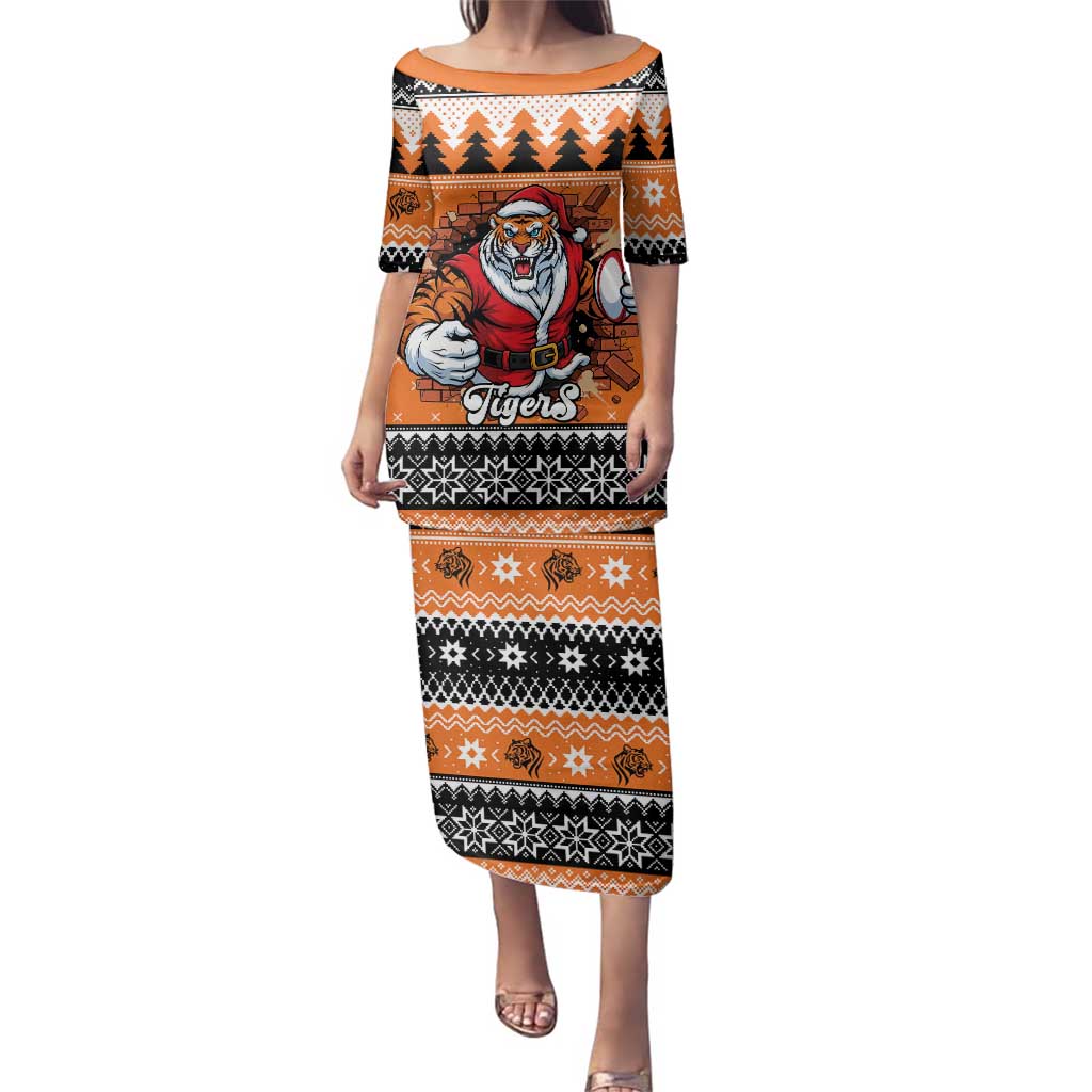 Santa Tiger Roar Personalized Family Matching Puletasi and Hawaiian Shirt Christmas Rugby League Spirit - Aussie Hoodie