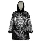 new-zealand-rugby-wearable-blanket-hoodie-silver-fern-all-black-mix-ta-moko-white-style