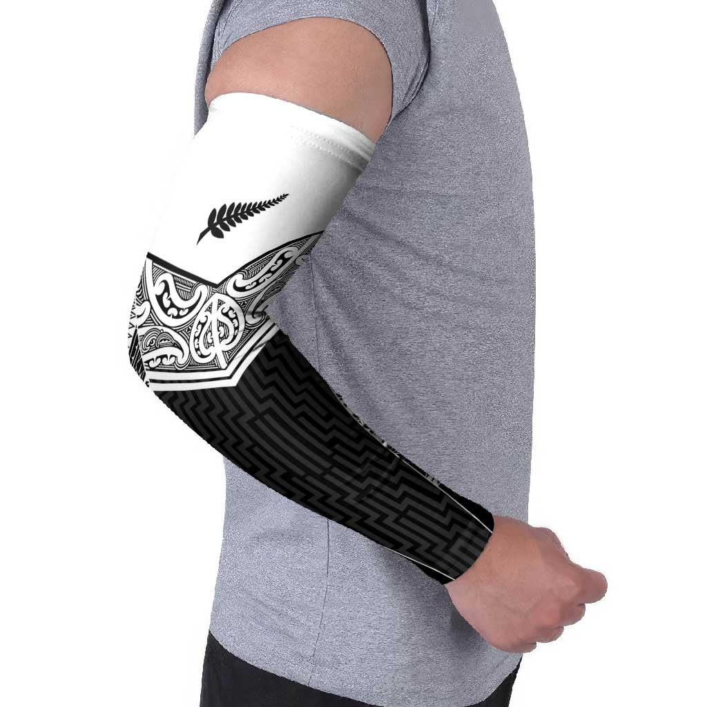 New Zealand Black Fern Custom Arm Sleeves Maori Tukutuku Black-white Motif - Aussie Hoodie