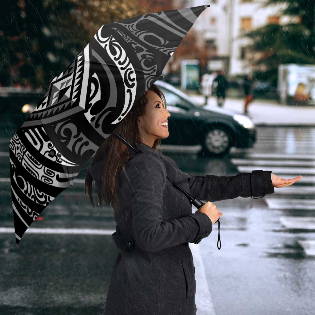 New Zealand Maori Taniko Umbrella Black Kowhaiwhai Puhoro - Aussie Hoodie