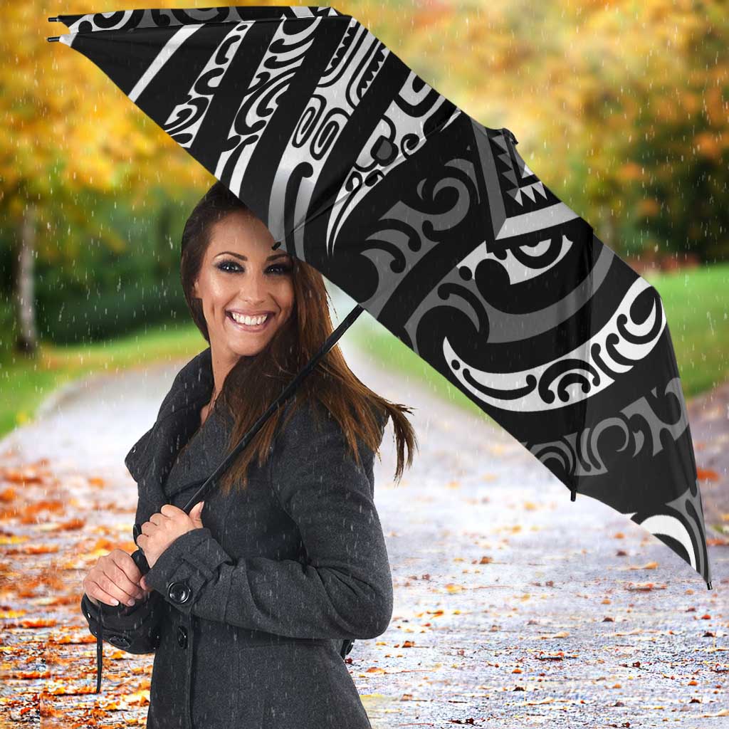 New Zealand Maori Taniko Umbrella Black Kowhaiwhai Puhoro - Aussie Hoodie