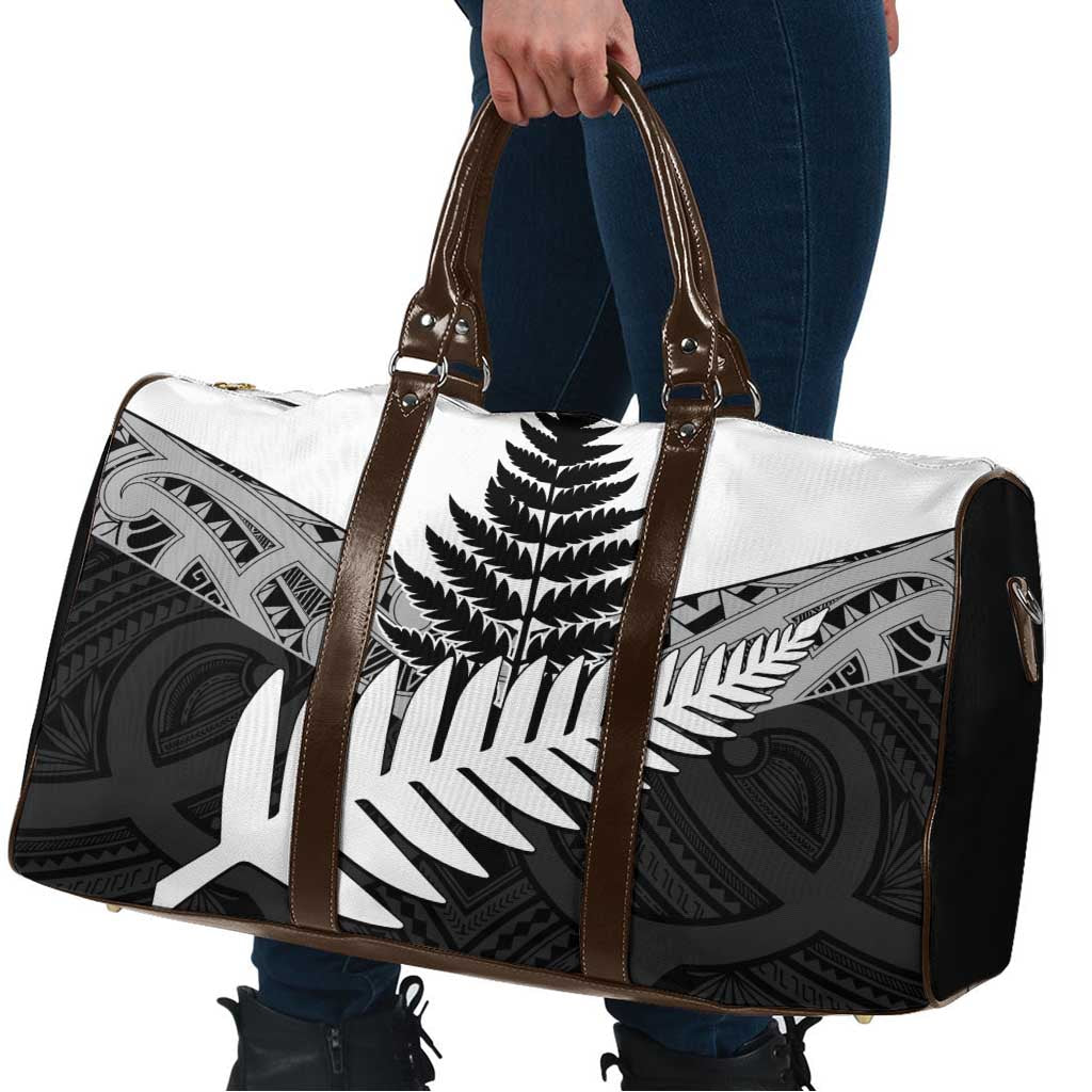 New Zealand Silver Fern Travel Bag Maori Koru Mixed Taniko Pattern - Aussie Hoodie