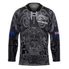Custom New Zealand Taiaha Maori Hockey Jersey Minimalist Silver Fern All Black - Aussie Hoodie