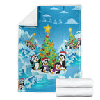 its-penguin-ing-to-look-a-lot-like-christmas-blanket