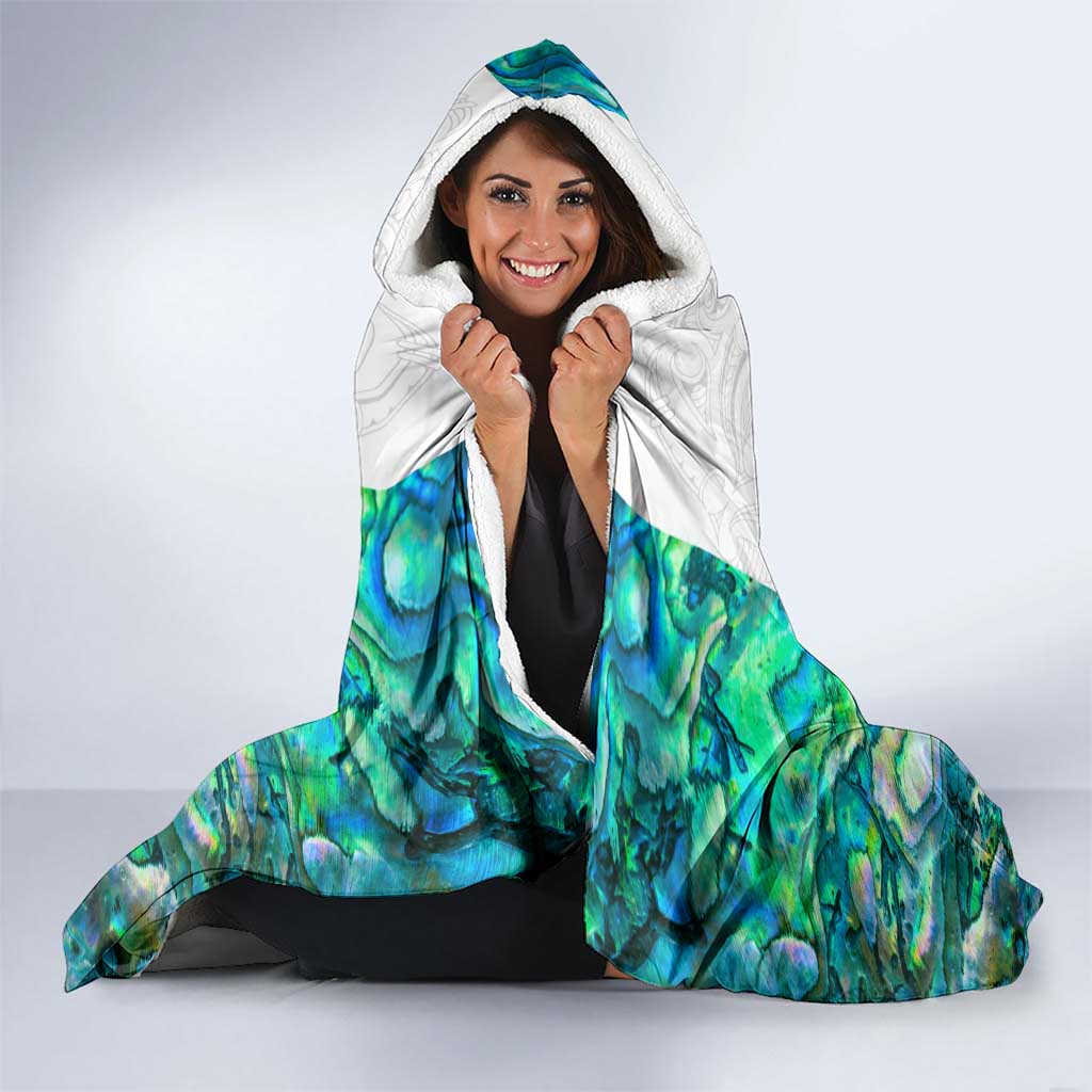 Custom New Zealand Aotearoa Hooded Blanket Green Maori Paua Shell Indigenous - Aussie Hoodie