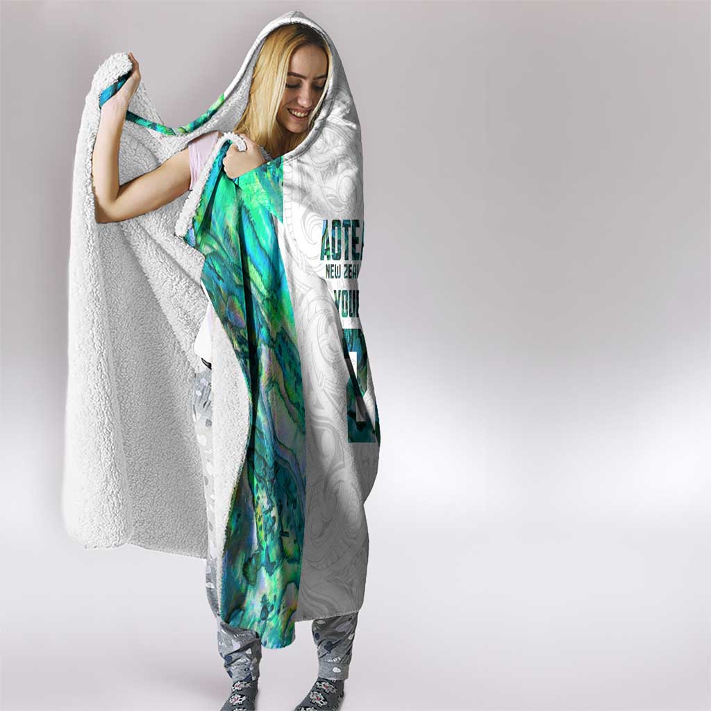 Custom New Zealand Aotearoa Hooded Blanket Green Maori Paua Shell Indigenous - Aussie Hoodie
