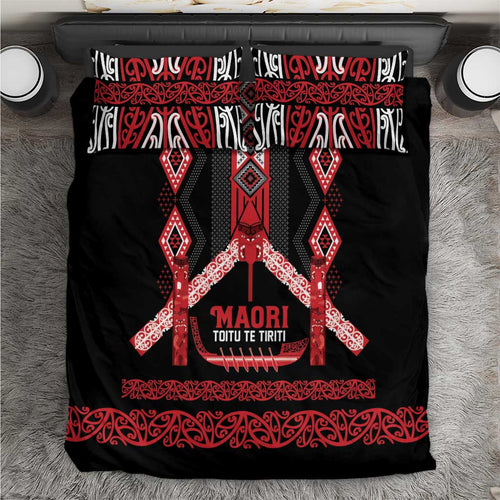 Toitu Te Tiriti Waitangi Bedding Set Black Wharenui House - Aussie Hoodie