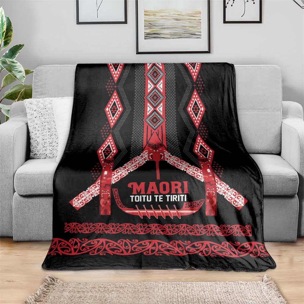 Toitu Te Tiriti Waitangi Blanket Black Wharenui House - Aussie Hoodie