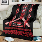 Toitu Te Tiriti Waitangi Blanket Black Wharenui House - Aussie Hoodie