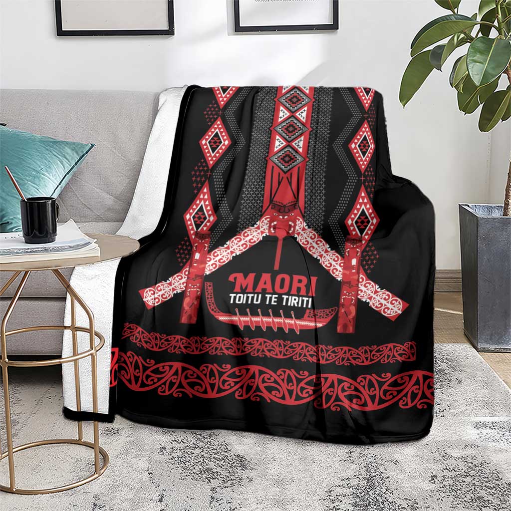 Toitu Te Tiriti Waitangi Blanket Black Wharenui House - Aussie Hoodie