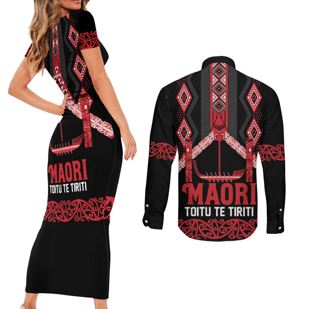 Toitu Te Tiriti Waitangi Couples Matching Short Sleeve Bodycon Dress and Long Sleeve Button Shirt Black Wharenui House - Aussie Hoodie