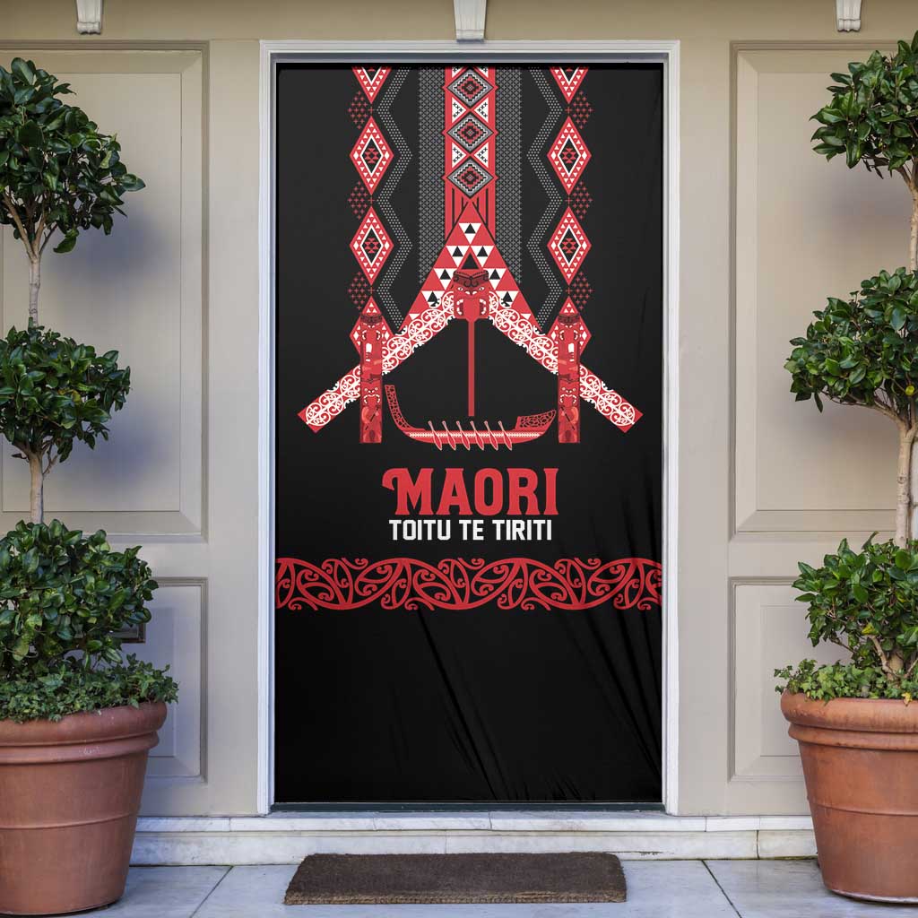 Toitu Te Tiriti Waitangi Door Cover Black Wharenui House - Aussie Hoodie