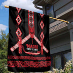 Toitu Te Tiriti Waitangi Garden Flag Black Wharenui House - Aussie Hoodie