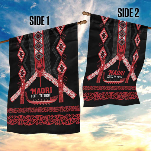 Toitu Te Tiriti Waitangi Garden Flag Black Wharenui House - Aussie Hoodie