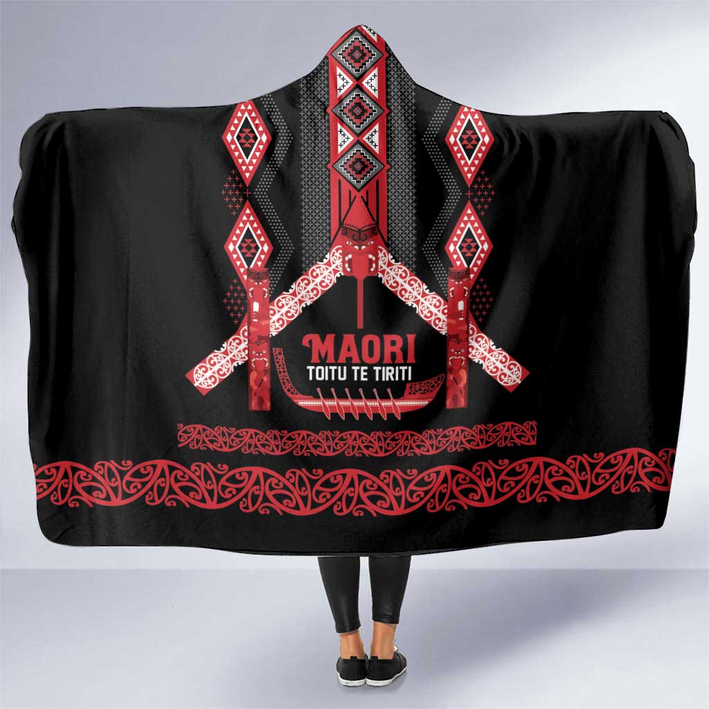 Toitu Te Tiriti Waitangi Hooded Blanket Black Wharenui House - Aussie Hoodie